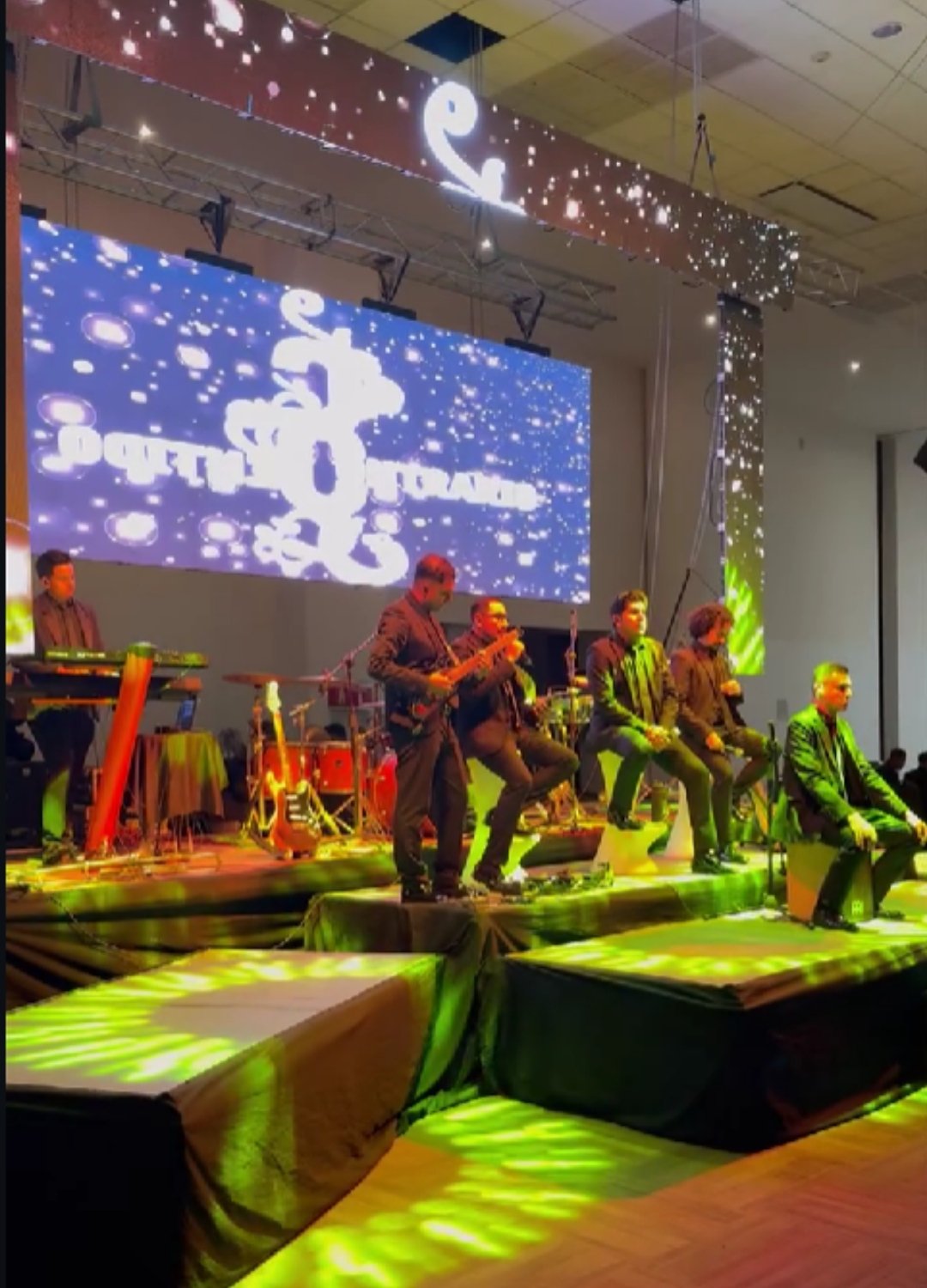 Show acústico durante la cena